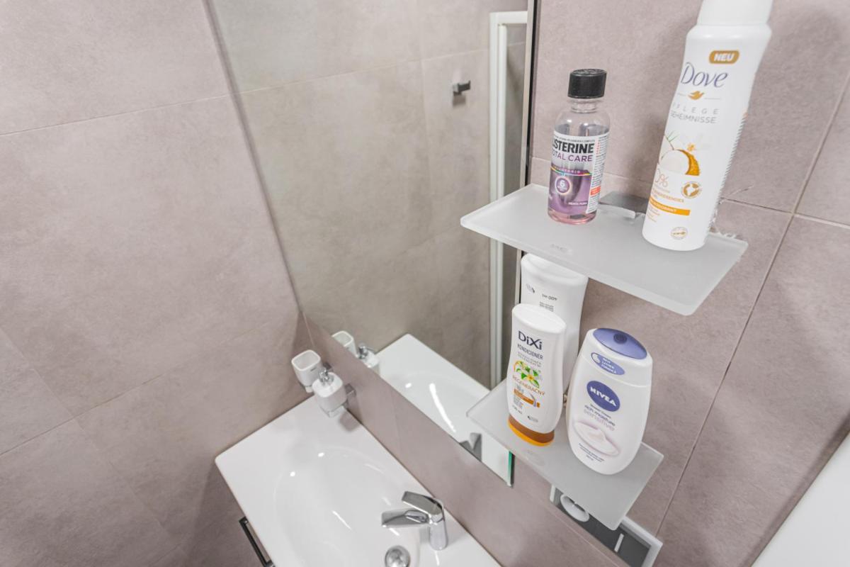 Apartament Business Andel, 10 Min To Centre, Netflix, Paid Parking Praga
