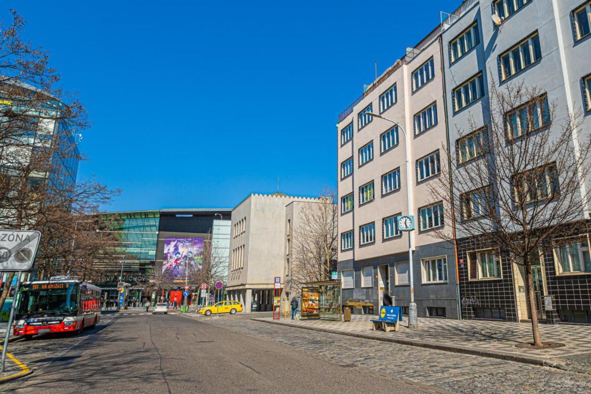 Apartament Business Andel, 10 Min To Centre, Netflix, Paid Parking Praga