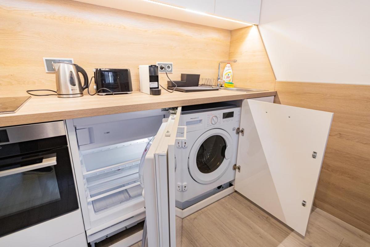 Business Andel, 10 Min To Centre, Netflix, Paid Parking Apartament *